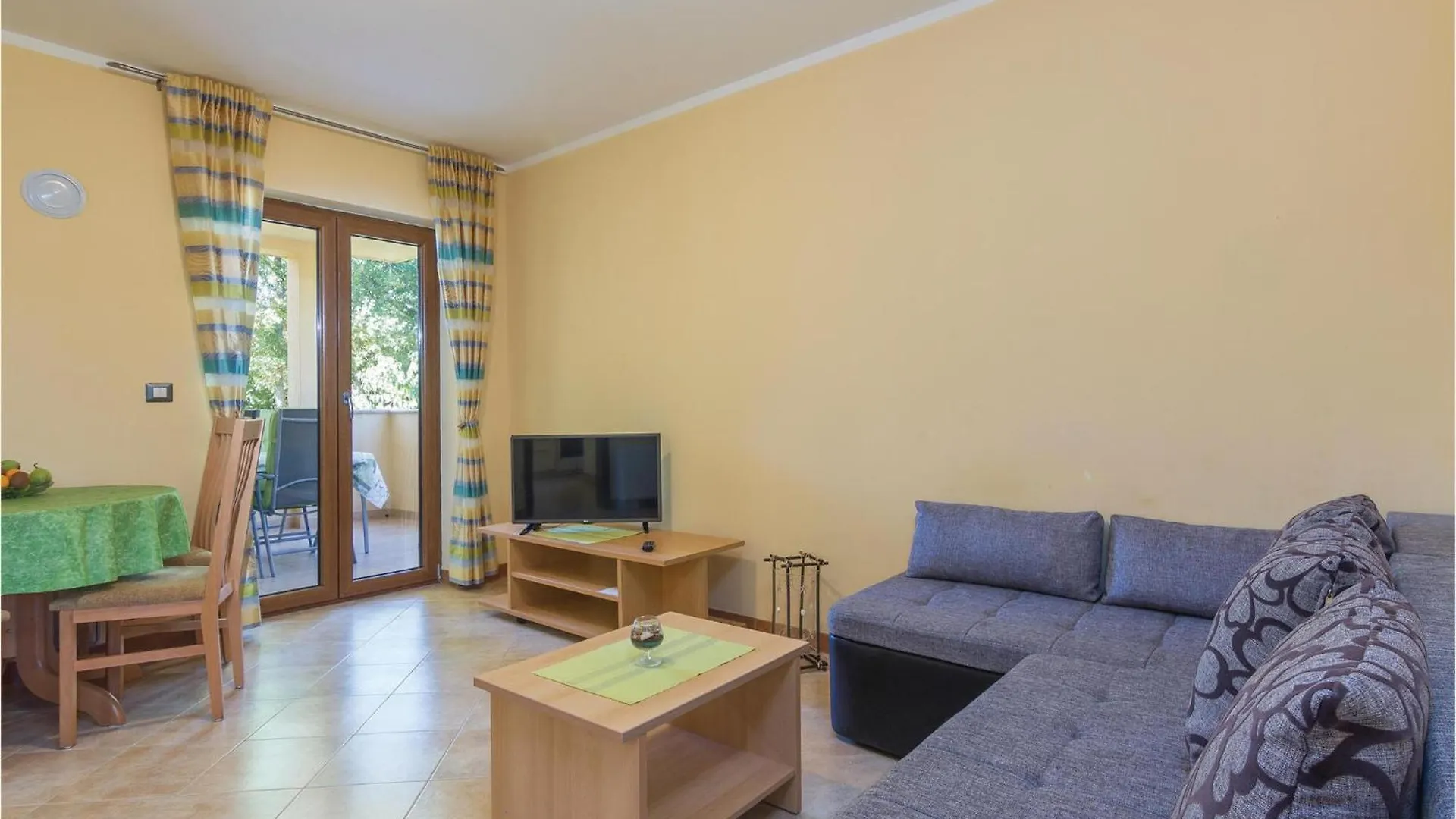 Awesome Apartment In Porec With Kitchen