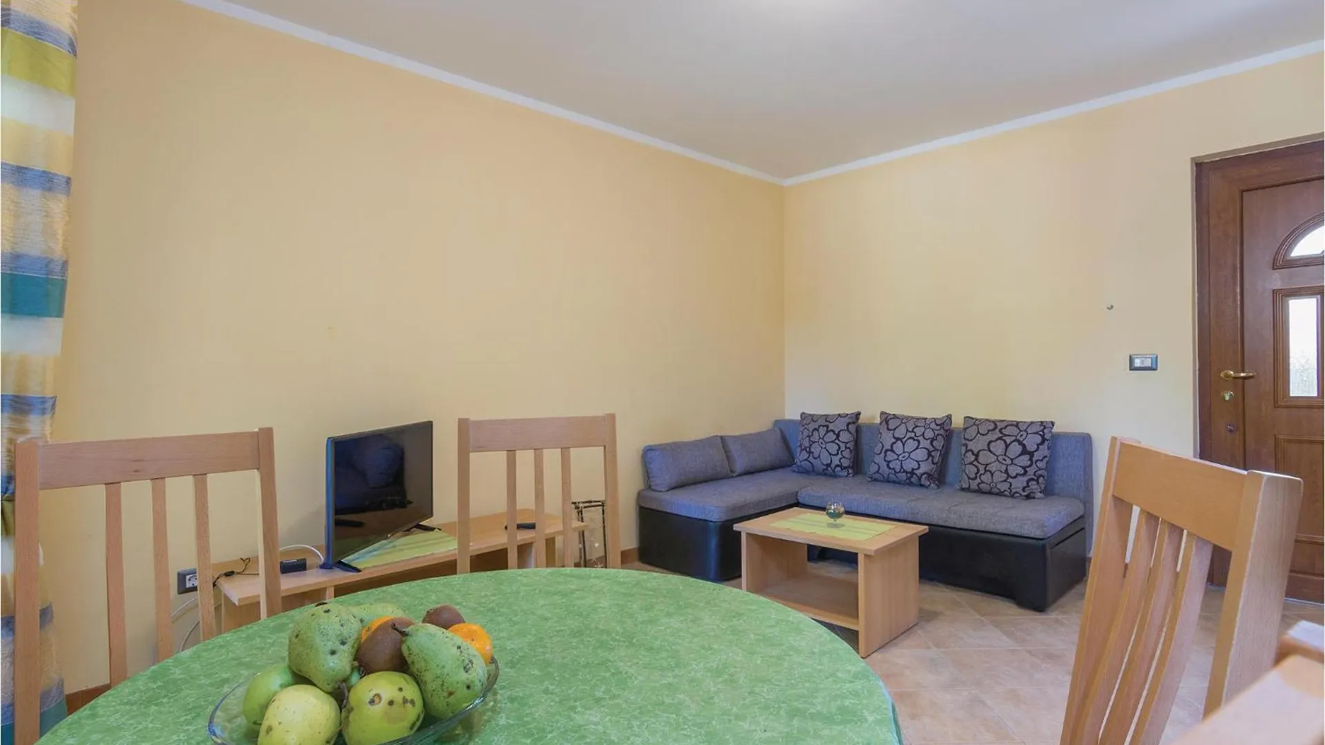 Awesome Apartment In Porec With Kitchen