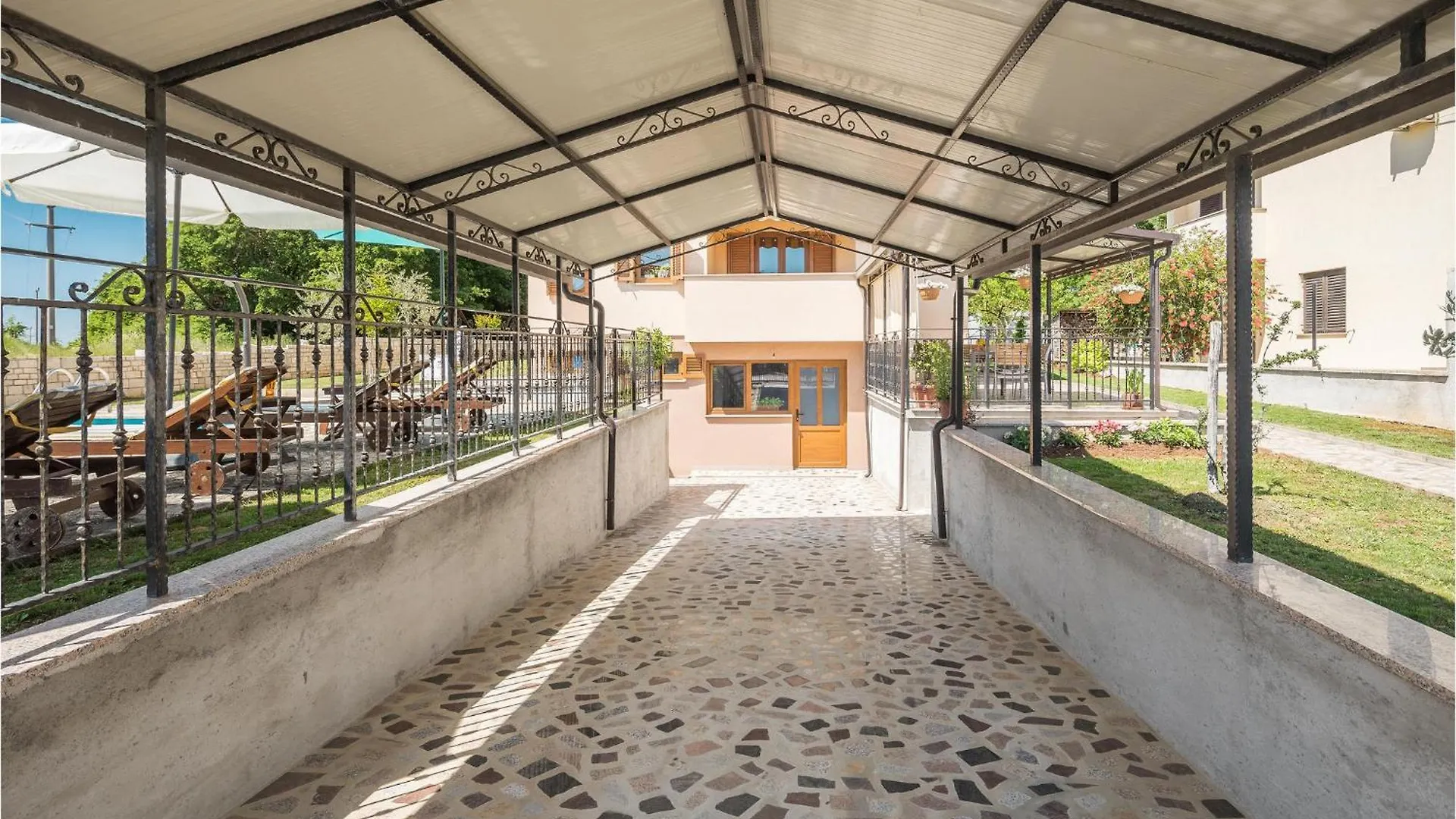 Awesome Apartment In Porec With Kitchen 0*,